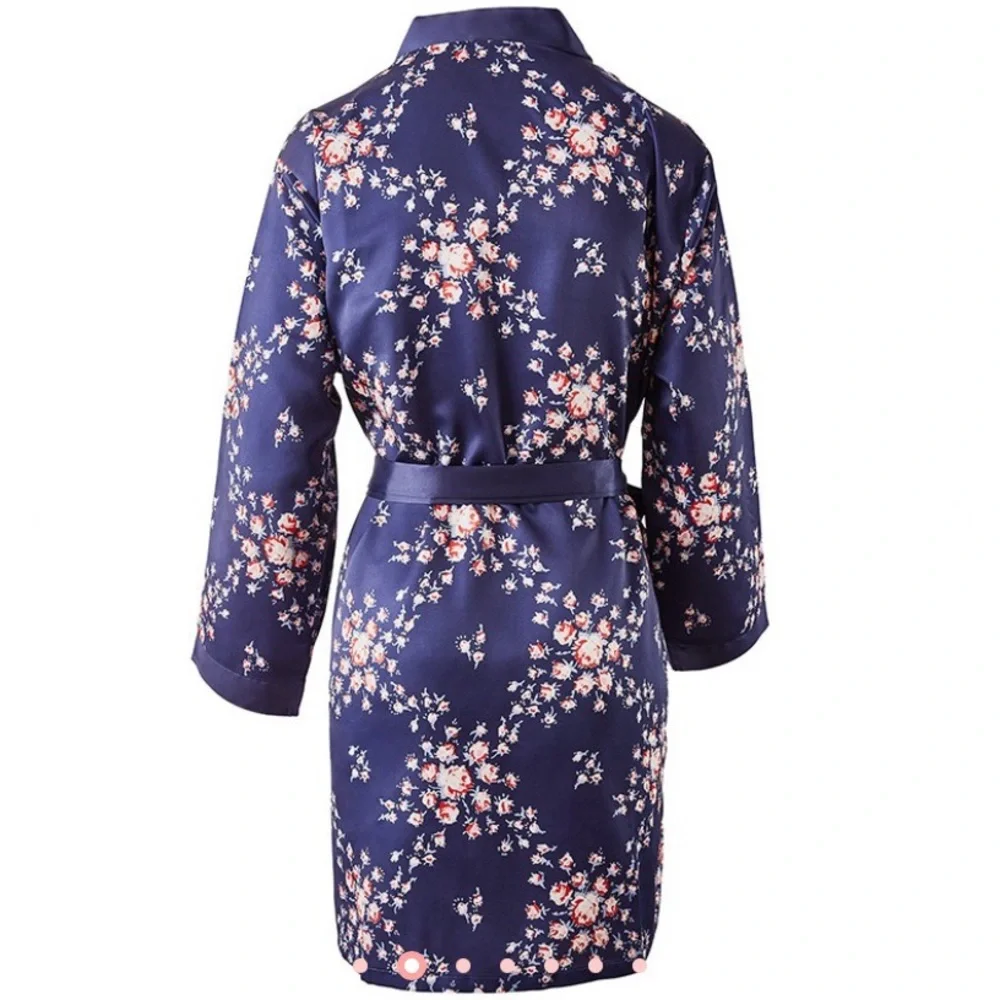 Morgan Lane Robe - Picture 2 of 5